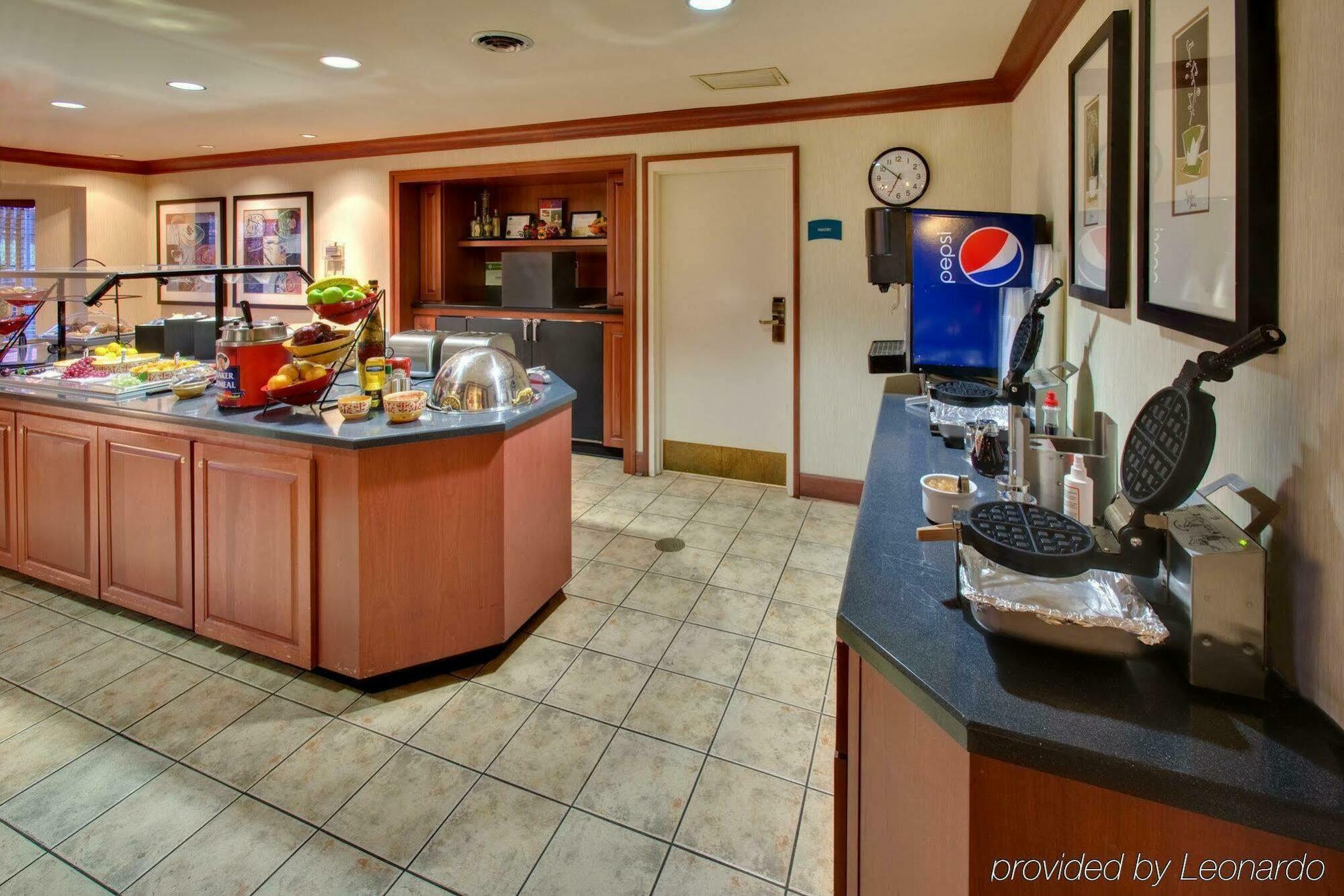 Staybridge Suites Chicago-Oakbrook Terrace, An Ihg Hotel Restaurant photo